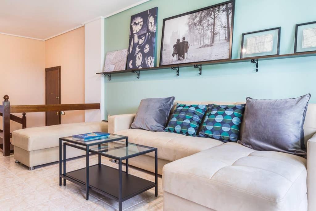 Appartamento Sunny With 2 Bedrooms And Garden Glifada